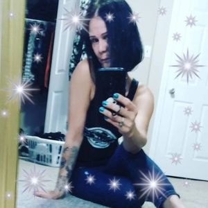 Meet your Posher, Monica